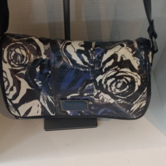 Beautiful bag by Relic💕🍀🌸 - Picture 4 of 12